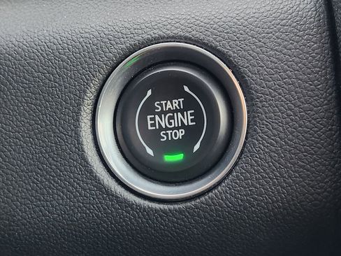 Used 2025 GMC Acadia Elevation image 21