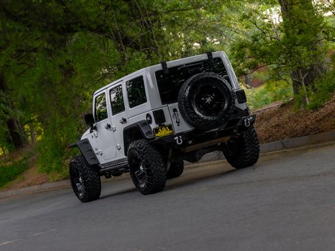 Used 2016 Jeep Wrangler Unlimited Sahara AWD/4WD image 47