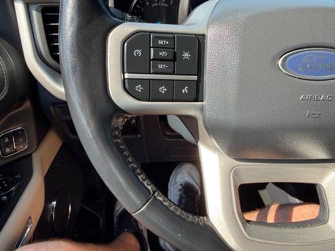 Used 2024 Ford Expedition Max XLT RWD image 32