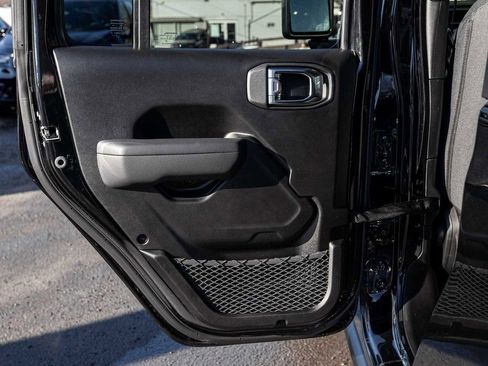 New 2026 Jeep Gladiator Sport AWD/4WD image 9