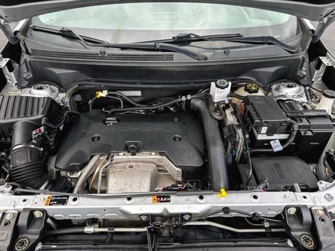 Used 2018 Chevrolet Equinox LT FWD image 12