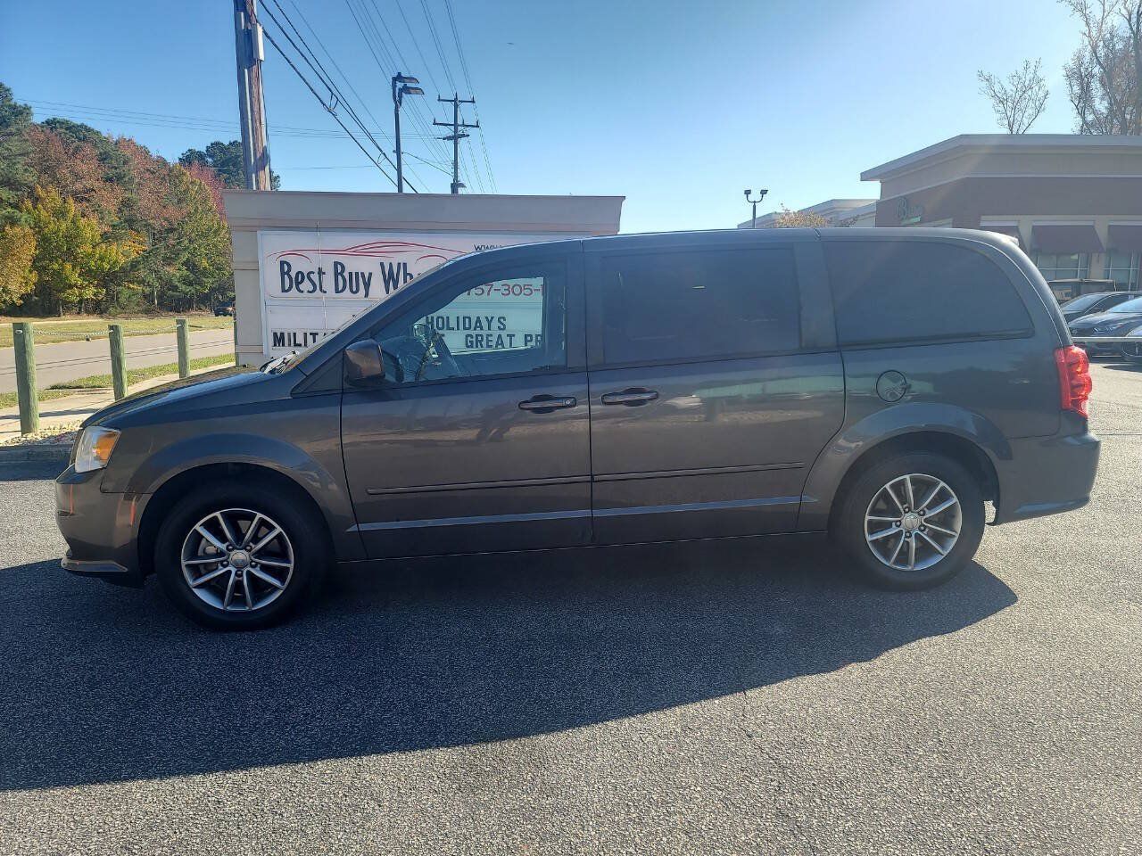 Used 2016 Dodge Grand Caravan SE FWD image 4