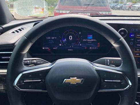 Used 2026 Chevrolet Traverse LT w/ Driver Confidence Package AWD/4WD image 15
