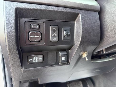 Used 2016 Toyota Tundra SR5 image 16