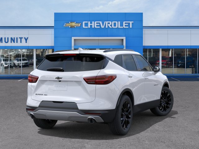 New 2026 Chevrolet Blazer LT w/ LPO, Black Sport Package AWD/4WD image 6