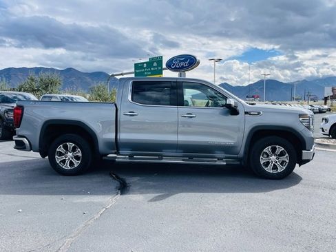 Used 2023 GMC Sierra 1500 SLT w/ SLT Convenience Package image 4