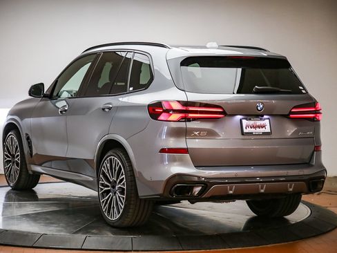 Used 2026 BMW X5 xDrive40i w/ M Sport Package AWD/4WD image 2