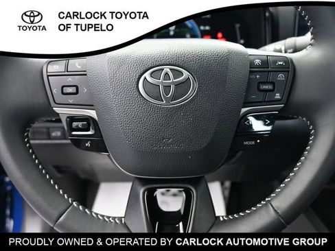 Used 2025 Toyota Camry SE image 17