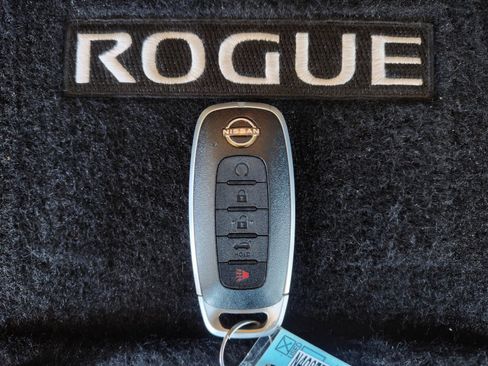 Certified 2024 Nissan Rogue SL w/ SL Premium Package FWD image 33