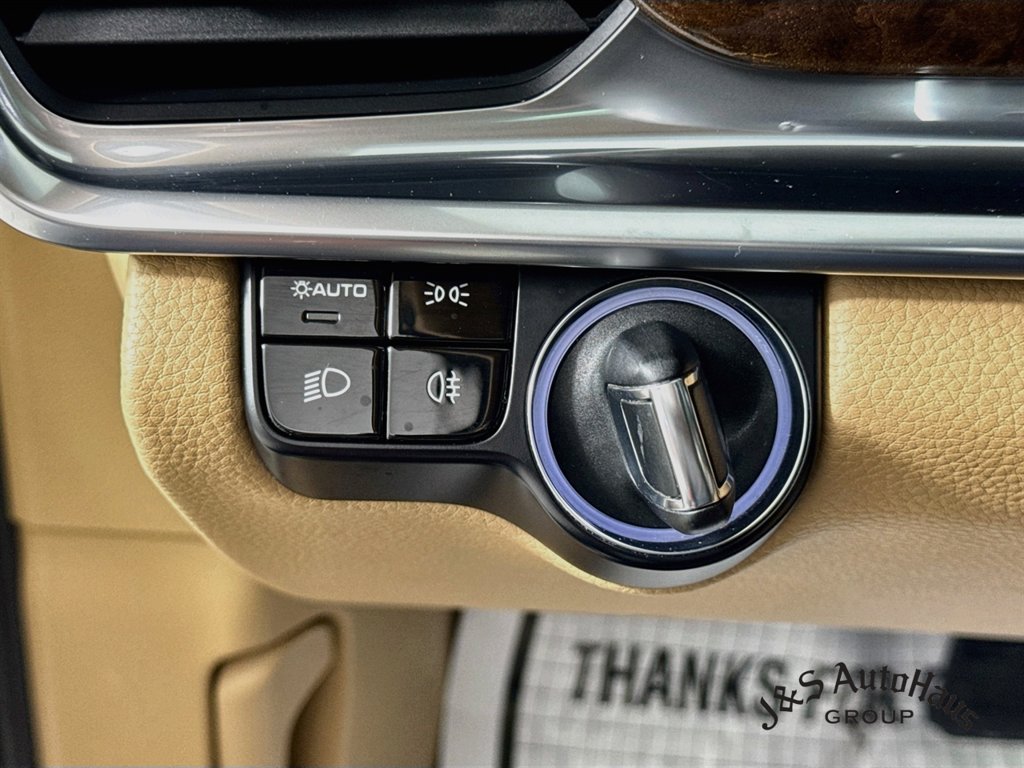 Used 2018 Porsche Panamera 4 AWD/4WD image 10