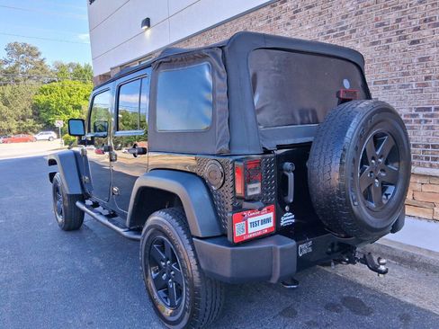 Used 2015 Jeep Wrangler Unlimited Sport AWD/4WD image 3