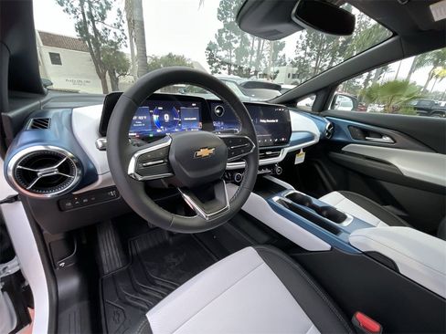 New 2026 Chevrolet Equinox EV LT image 10