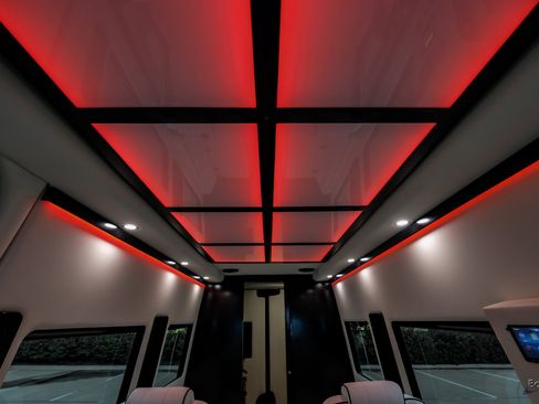 Used 2023 Mercedes-Benz Sprinter 3500 image 83