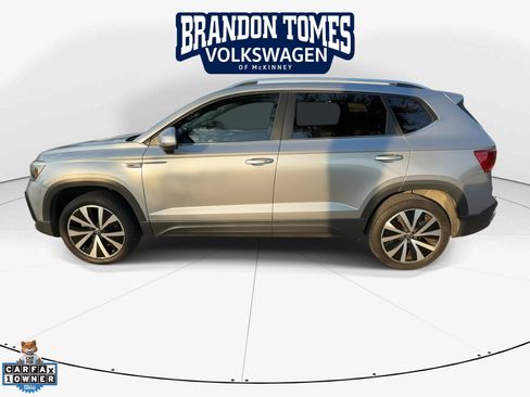 Used 2023 Volkswagen Taos SE FWD image 6