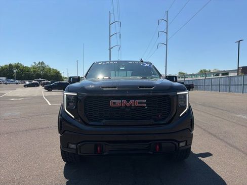 Used 2022 GMC Sierra 1500 AT4 w/ AT4 Premium Package AWD/4WD image 2