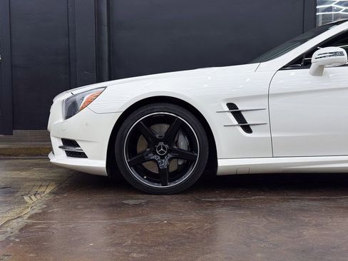 Used 2013 Mercedes-Benz SL 550 w/ Premium Pkg image 3