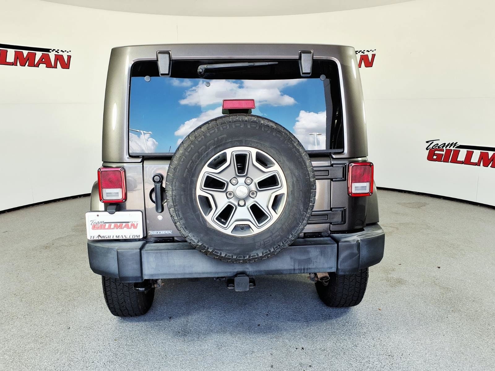 Used 2017 Jeep Wrangler Unlimited Rubicon w/ Connectivity Group AWD/4WD image 6