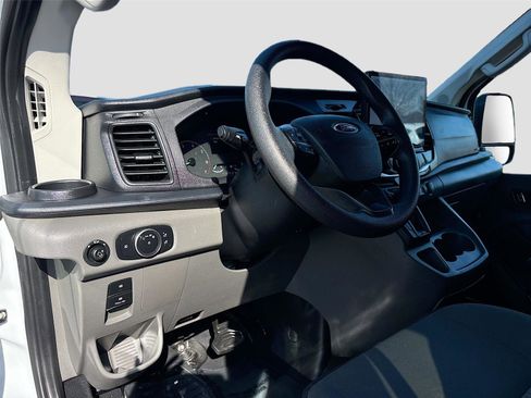 Used 2023 Ford Transit 350 XLT image 9