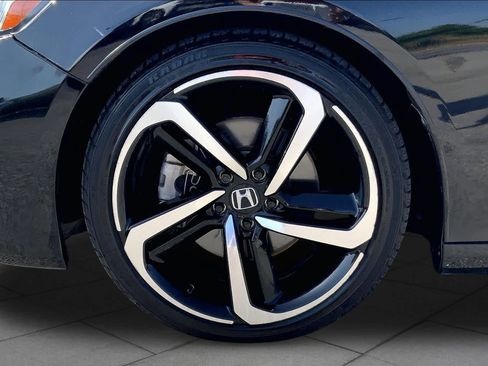 Used 2018 Honda Accord Sport image 11