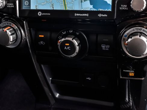 Used 2024 Toyota 4Runner TRD Off-Road Premium w/ Off Road Premium Plus Package AWD/4WD image 29