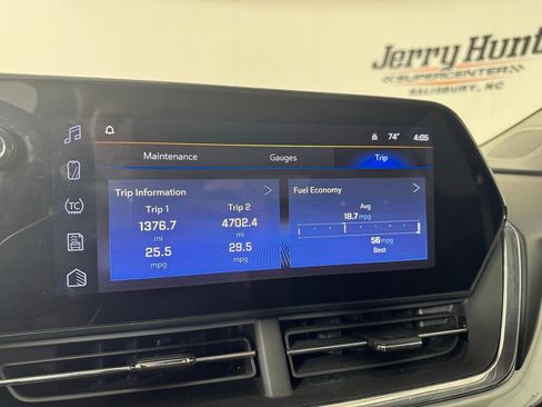 Used 2025 Chevrolet Trax LT w/ LT Convenience Package FWD image 16