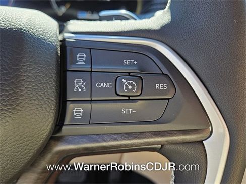 New 2025 Jeep Grand Cherokee Limited image 26