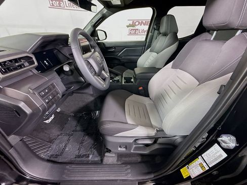 Certified 2025 Toyota Tacoma TRD Sport AWD/4WD image 27