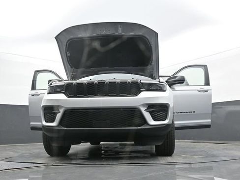 New 2025 Jeep Grand Cherokee Laredo image 63