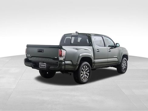 Used 2022 Toyota Tacoma Limited image 5