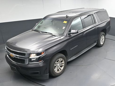 Used 2017 Chevrolet Suburban LS image 34