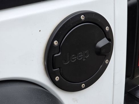 Used 2018 Jeep Wrangler Unlimited Rubicon AWD/4WD image 41