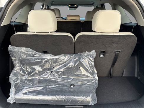 Certified 2025 Kia Sorento S image 11