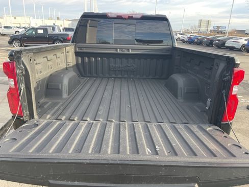 Certified 2022 Chevrolet Silverado 1500 High Country w/ Technology Package image 13