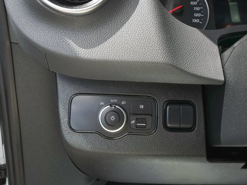 Used 2025 Mercedes-Benz Sprinter 2500 image 15