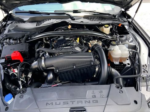 Used 2025 Ford Mustang Convertible RWD image 9