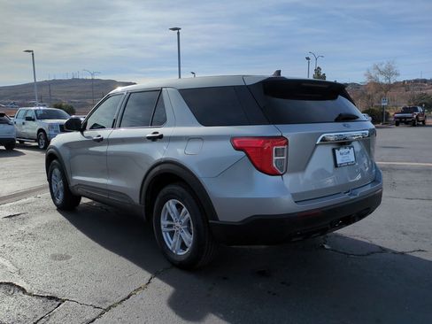 Used 2023 Ford Explorer 4WD w/ Class IV Trailer Tow Package image 5