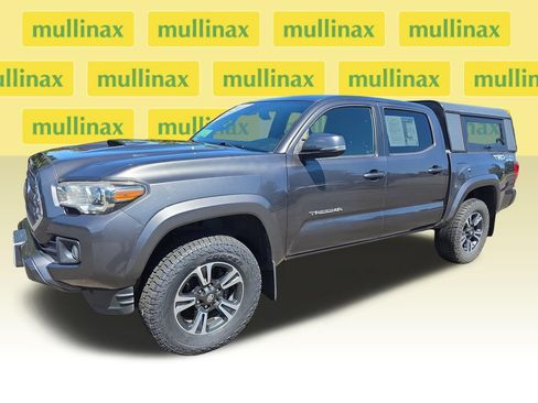 Used 2018 Toyota Tacoma TRD Sport w/ Technology Package AWD/4WD image 14
