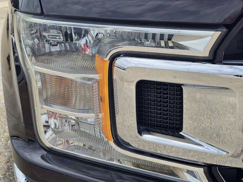 Used 2018 Ford F150 XLT w/ Equipment Group 302A Luxury AWD/4WD image 4