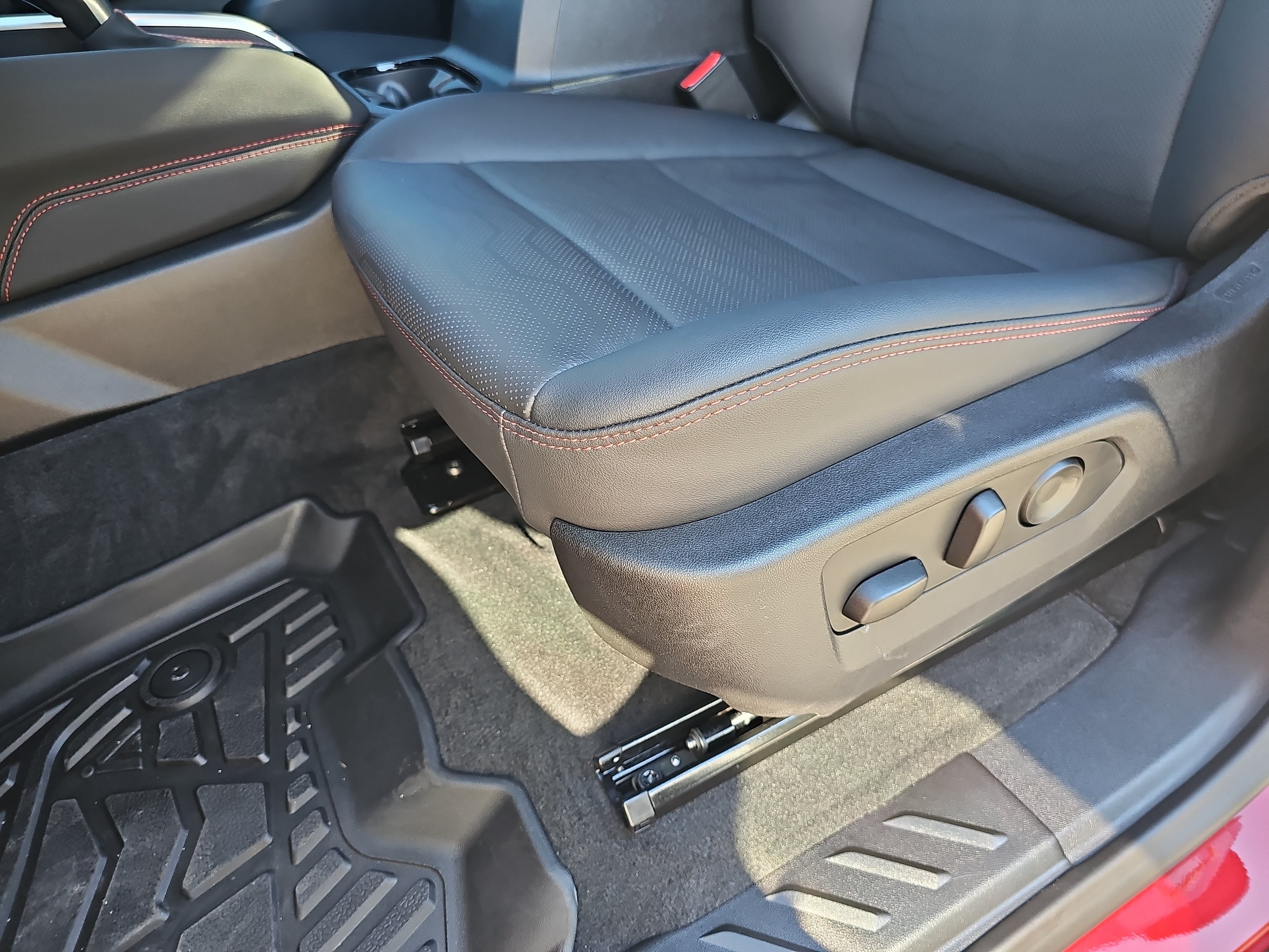 Used 2026 Chevrolet Colorado Z71 w/ Technology Package AWD/4WD image 30