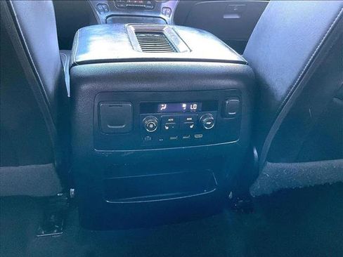 Used 2018 GMC Yukon Denali w/ Denali Ultimate Package image 25