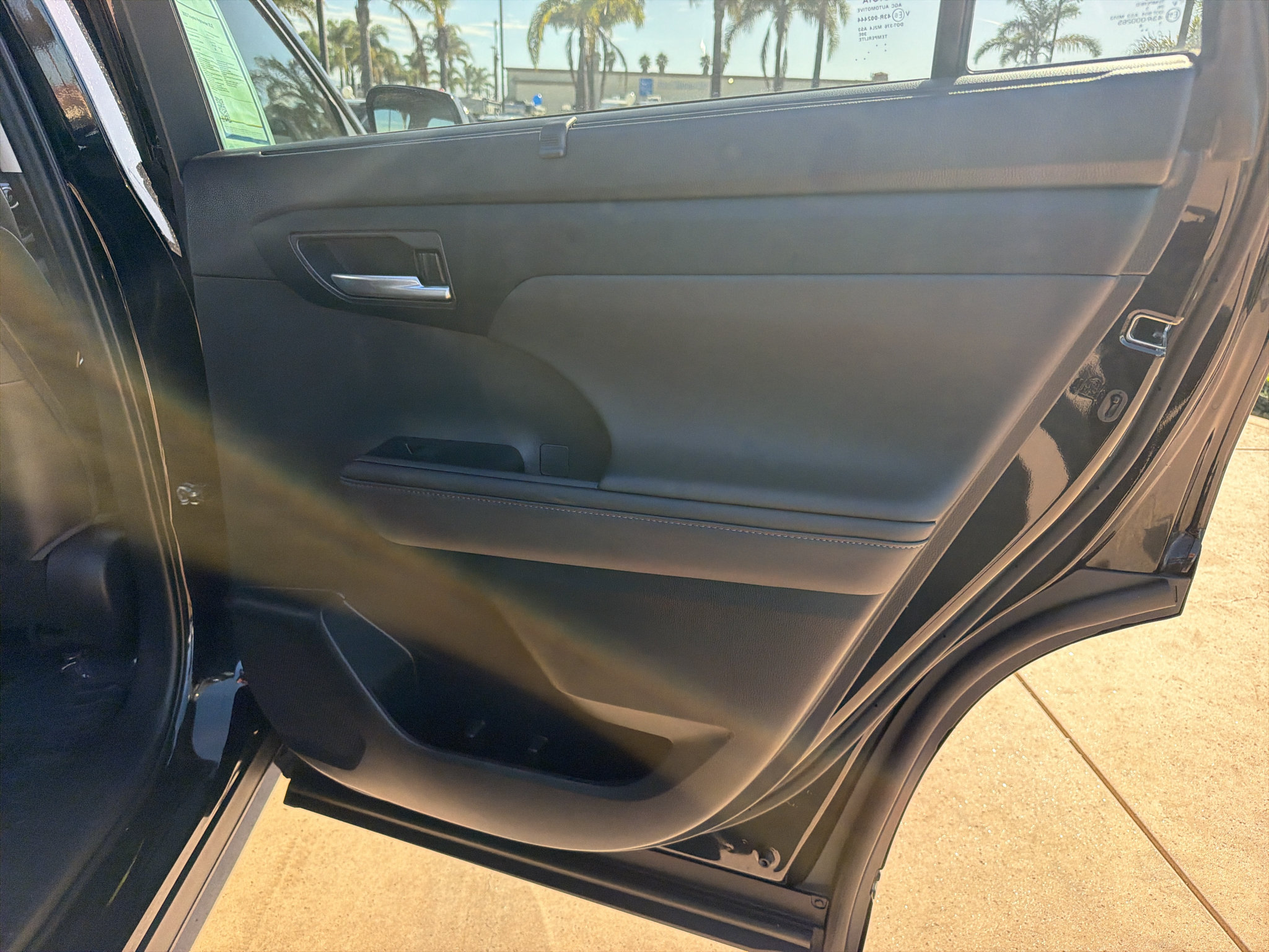 Used 2023 Toyota Highlander XLE FWD image 15