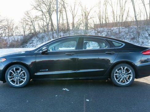 Used 2019 Ford Fusion Titanium image 9