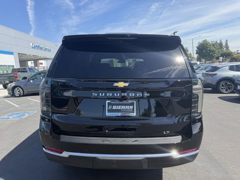 New 2026 Chevrolet Suburban LT w/ Comfort Package image 18
