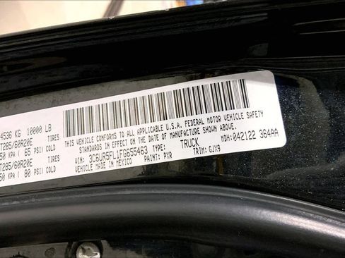 Used 2015 RAM 2500 Laramie w/ Black Appearance Group image 37