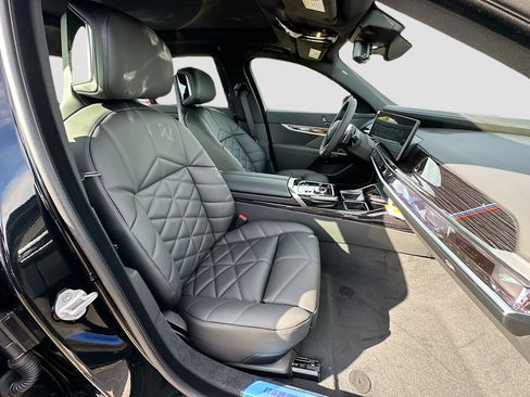 New 2026 BMW 740i w/ Premium Package image 23