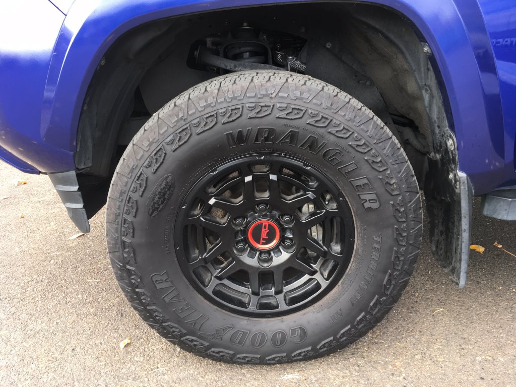 Used 2022 Toyota Tacoma Limited w/ Black Out Package (TMS) AWD/4WD image 45