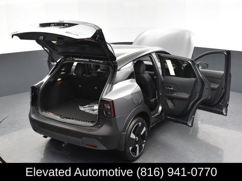 Used 2025 Nissan Kicks SR w/ Illumination Package AWD/4WD image 27