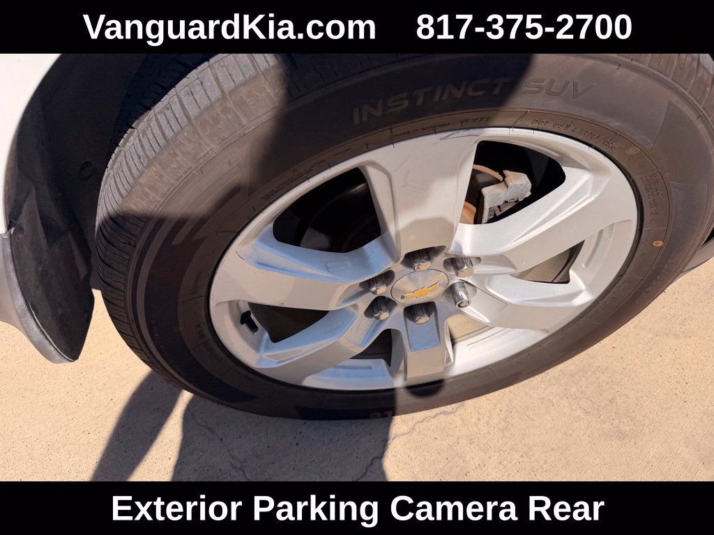 Used 2017 Chevrolet Traverse LT w/ Style and Technology Package FWD image 11