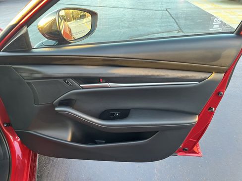 Certified 2025 MAZDA MAZDA3 s image 33