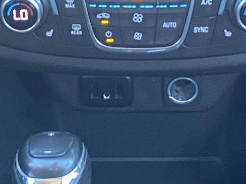 Used 2018 Chevrolet Traverse LT FWD image 33